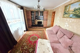 Продаётся замечательная, просторная 2 комнатная квартира в самом центре города!

