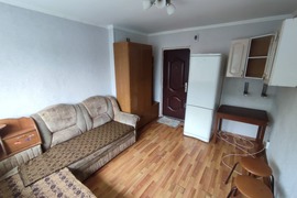 Продается светлая и уютная комната в общежитии площадью 12 м2 с мебелью

и бытовой техникой!