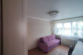 Продаётся светлая и уютная 2 комнатная квартира по ул. Пр. 60 лет Октября,127а  на 2 этаже 5 этажного панельного дома, площадью 47,3м2