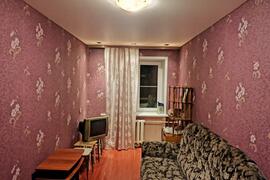 Продается комната в центре.