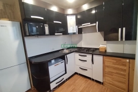 Продаётся 2 квартира на 2 этаже кирпичного дома.