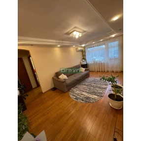 Продается трехкомнатная квартира