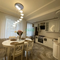 Просторная 2-к квартира 90,3 м² в центре Саранска. Дизайн, сауна и два санузла!